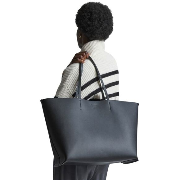 EVERLANE The Luxe Italian Leather Tote in Black - Picture 2 of 8